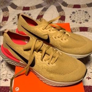 Nike epic react flynit 2